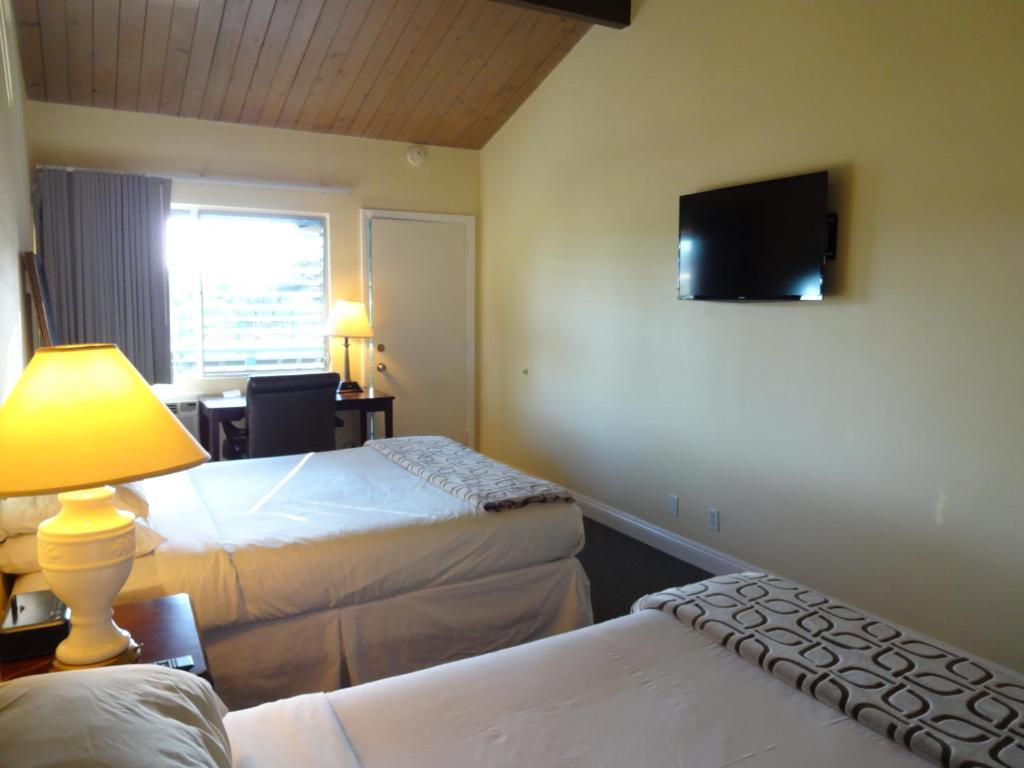 Deluxe Queen Room Two Queen Beds