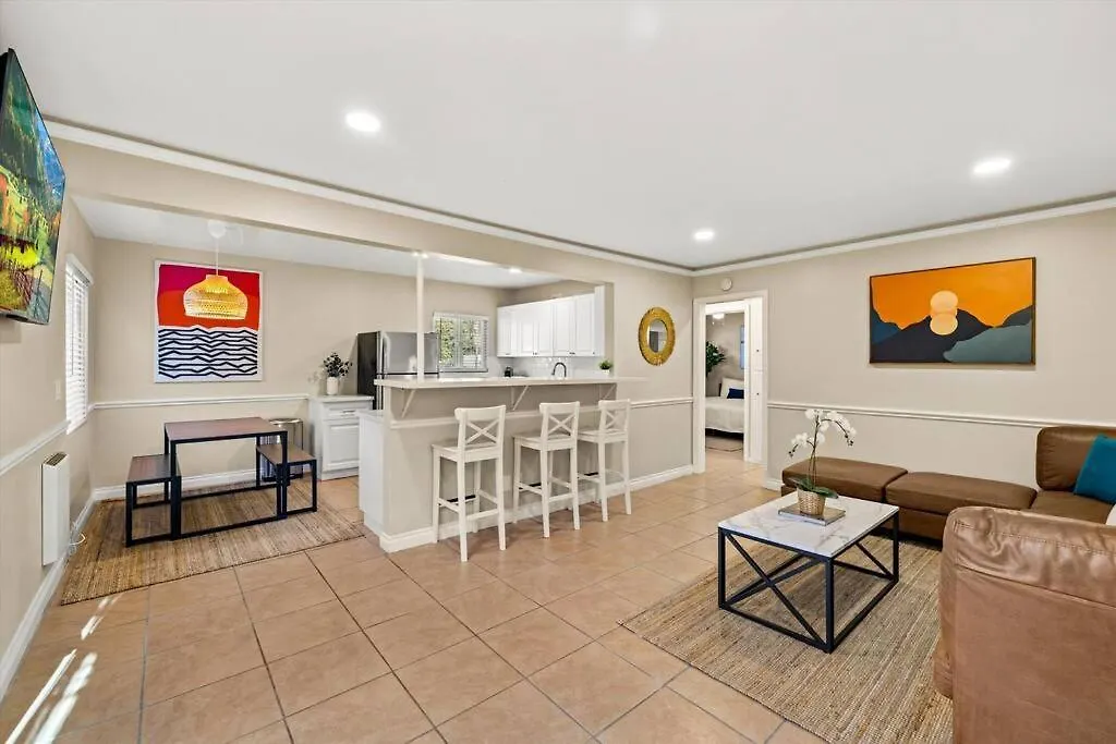 2 Bedroom With Bunk Room And Private Yard For Pets-1