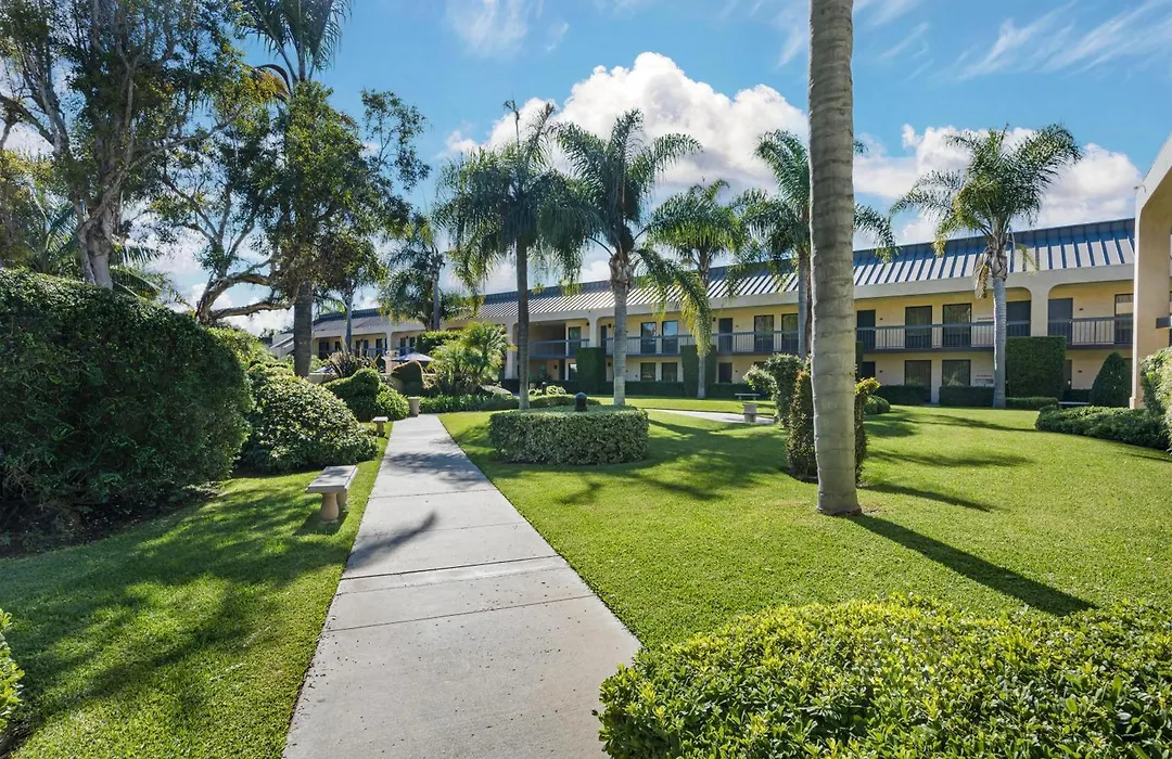 Best Western Plus South Coast Inn-1