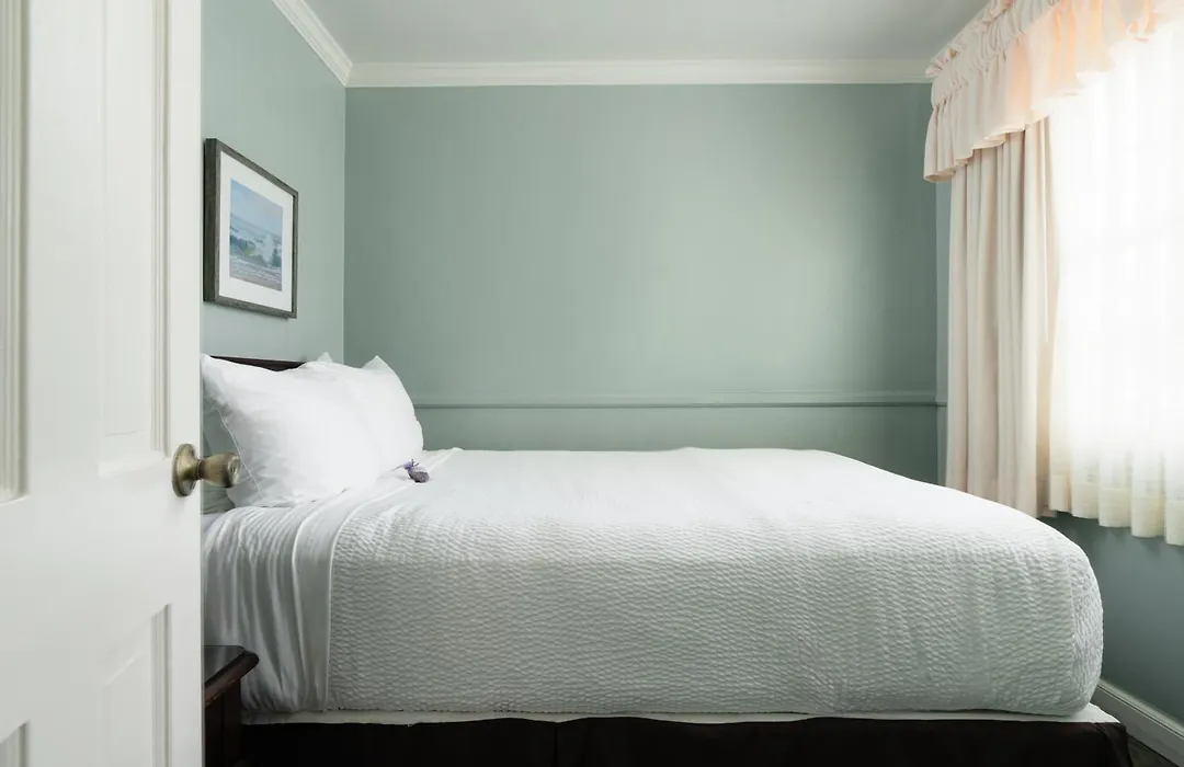 Lavender Inn By The Sea-1