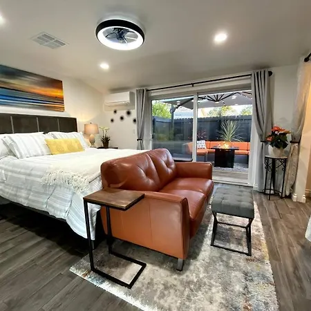 Sunrize Destinations - Newly Renovated Mesa Studio-3