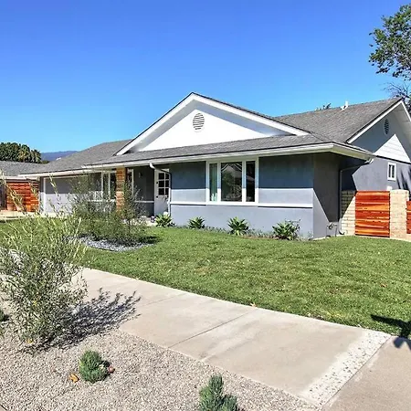 Modern Ranch Style House Near Lake Los Carneros-2