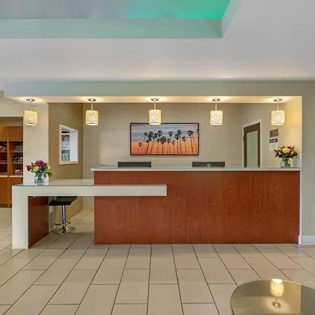 Best Western Plus South Coast Inn-2